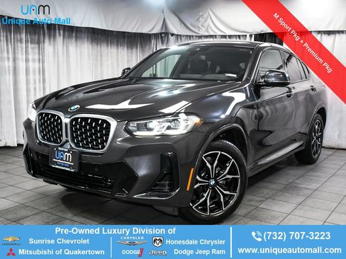 Used 2025 BMW X4 xDrive30i AWD/4WD image 1