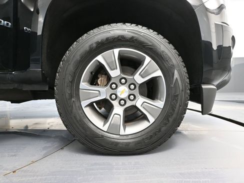 Used 2020 Chevrolet Colorado Z71 AWD/4WD image 16