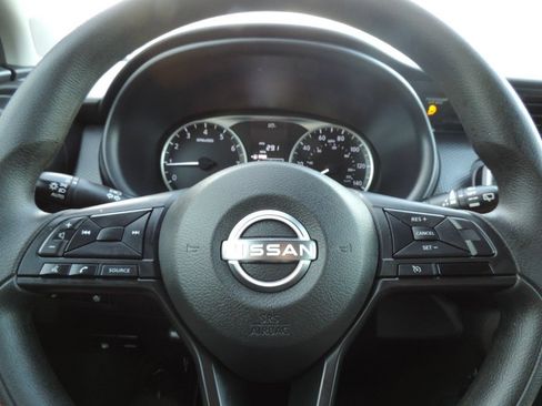 Used 2025 Nissan Kicks Play S FWD image 25