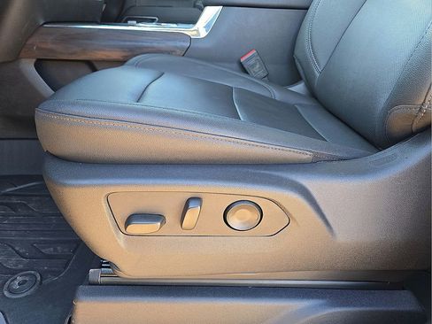 Used 2025 GMC Sierra 2500 SLT w/ SLT Premium Package image 26