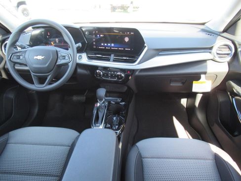 New 2026 Chevrolet Trax LT image 12