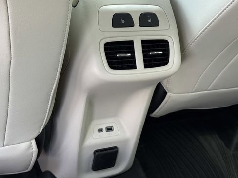 Used 2023 Buick Envision Avenir FWD image 16