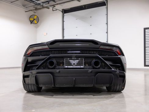 Used 2020 Lamborghini Huracan EVO image 5