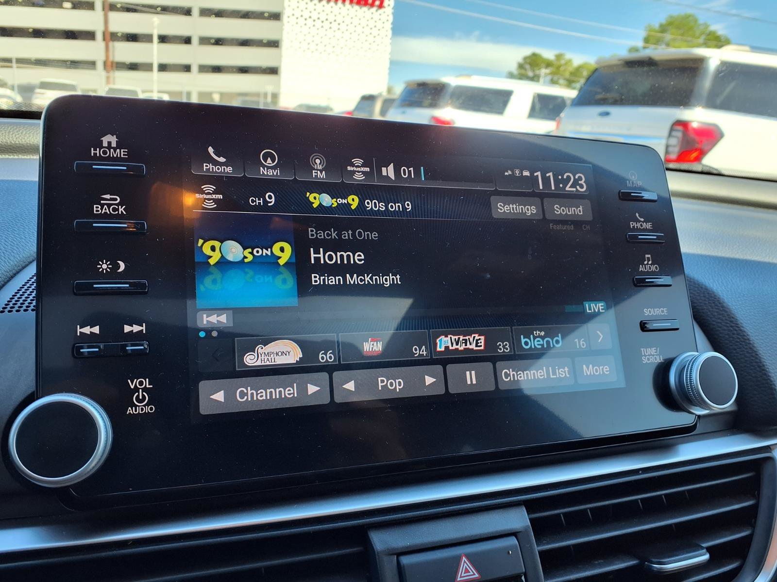 Used 2018 Honda Accord Touring image 7