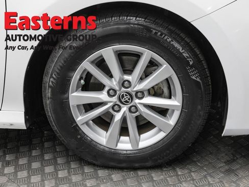 Used 2025 Toyota Camry LE image 31