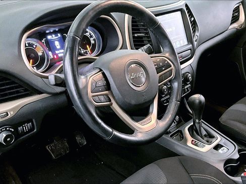 Used 2017 Jeep Cherokee Latitude image 13