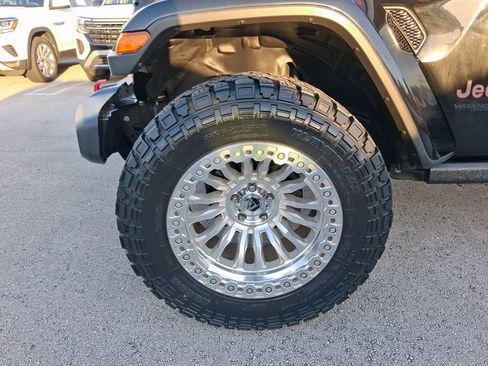 Used 2021 Jeep Wrangler Unlimited Rubicon AWD/4WD image 8
