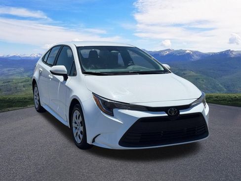 Used 2024 Toyota Corolla LE FWD image 8