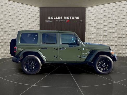 Used 2024 Jeep Wrangler Unlimited Sahara image 3