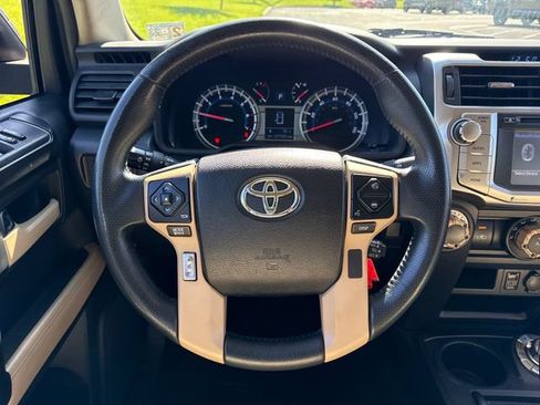 Used 2019 Toyota 4Runner SR5 AWD/4WD image 21