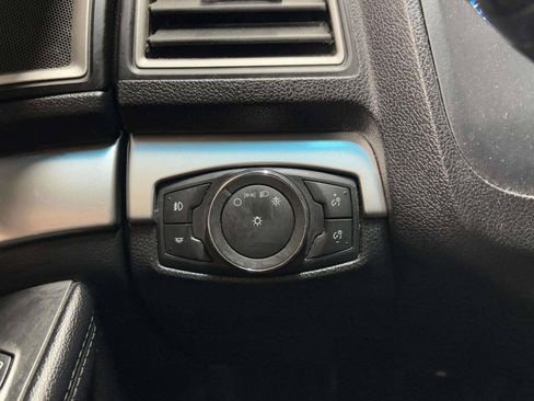 Used 2017 Ford Explorer XLT FWD image 42