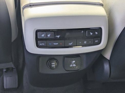 Used 2023 Hyundai Palisade Limited w/ Cargo Package FWD image 17