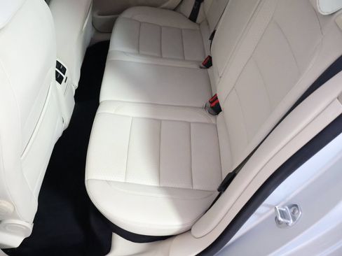Used 2010 Volkswagen Jetta TDI FWD image 43