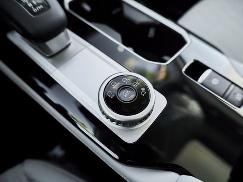 New 2026 Mitsubishi Outlander SEL image 46