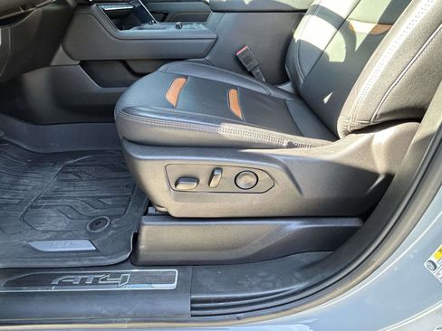 Used 2025 GMC Sierra 2500 AT4 w/ AT4 Premium Plus Package image 17