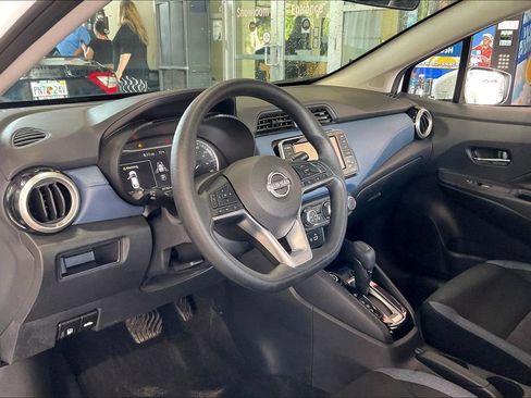 Used 2025 Nissan Versa SV FWD image 4