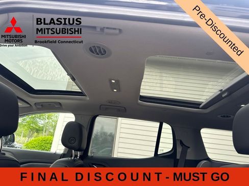 Used 2023 GMC Acadia AT4 w/ GMC Pro Grade Package AWD/4WD image 40