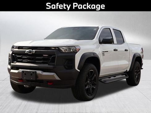Used 2024 Chevrolet Colorado Trail Boss w/ Technology Package image 4