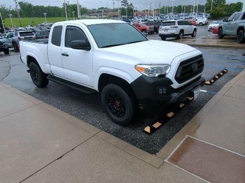 Used 2022 Toyota Tacoma SR RWD image 10