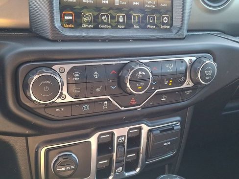 Used 2023 Jeep Wrangler Unlimited w/ Sun & Screen Package AWD/4WD image 15