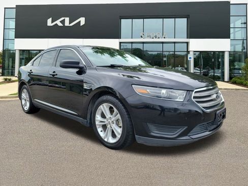 Used 2016 Ford Taurus SE image 1