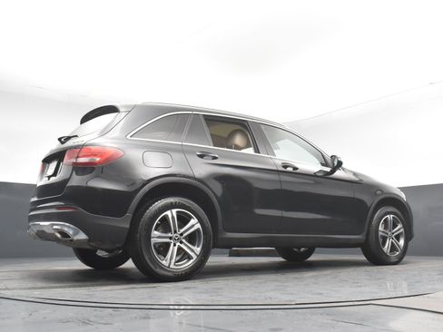 Used 2018 Mercedes-Benz GLC 300 4MATIC image 25