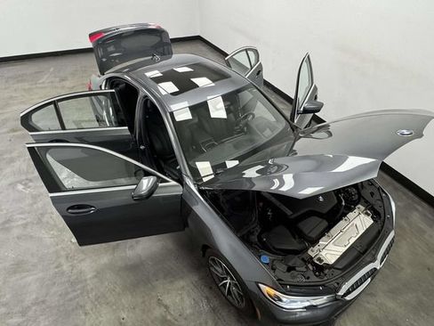 Used 2019 BMW 330i xDrive Sedan w/ Premium Package AWD/4WD image 15