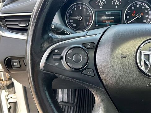 Used 2019 Buick Enclave Essence image 18