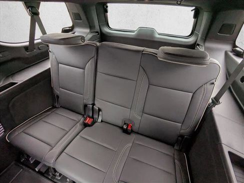 New 2026 Chevrolet Suburban Premier image 18