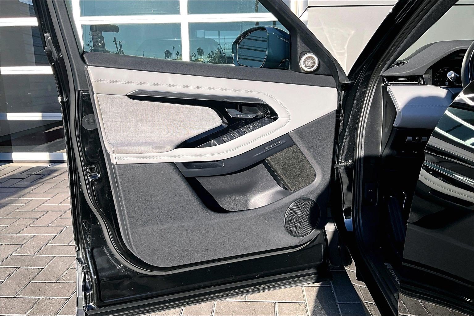 Used 2020 Land Rover Range Rover Evoque R-Dynamic HSE AWD/4WD image 20