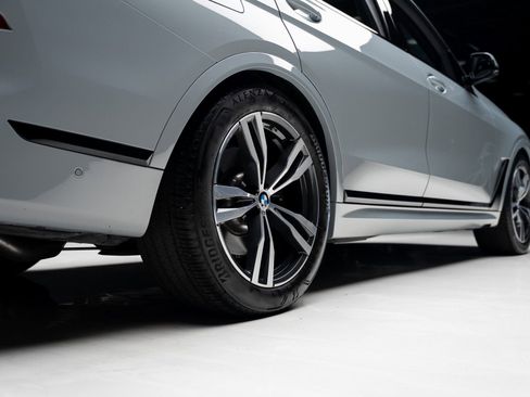 Used 2025 BMW X7 xDrive40i w/ M Sport Package image 82