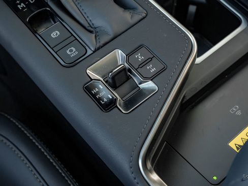 Used 2025 Lexus GX 550 w/ Accessory Package (CT) image 69