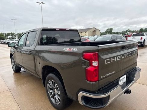 Used 2024 Chevrolet Silverado 1500 LT AWD/4WD image 5
