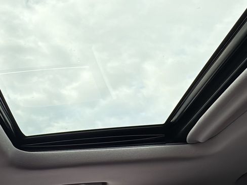 Used 2015 Cadillac Escalade Premium image 20