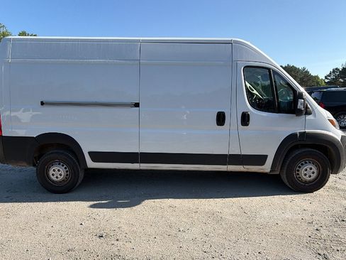 Used 2024 RAM ProMaster 2500 w/ Convenience Group FWD image 7