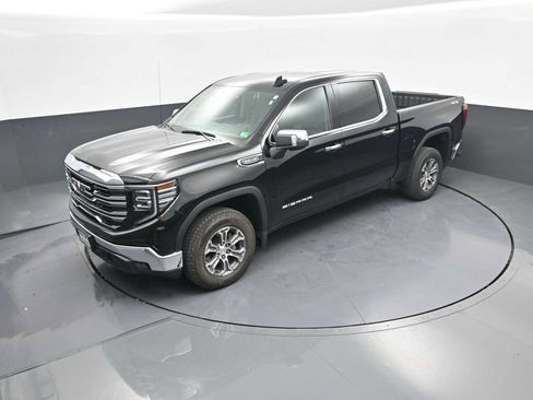 Used 2025 GMC Sierra 1500 SLT AWD/4WD image 25