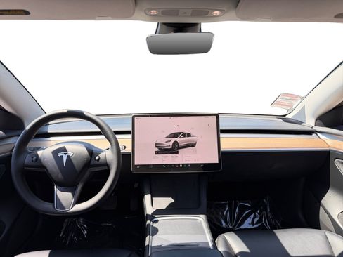 Used 2023 Tesla Model 3 Standard Range RWD image 10