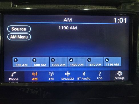 Used 2018 Nissan Rogue SV AWD/4WD image 25