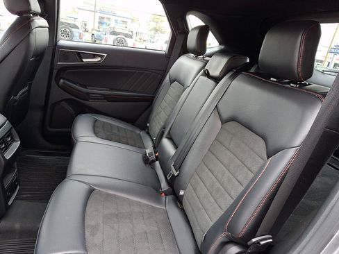 Certified 2022 Ford Edge ST-Line image 11