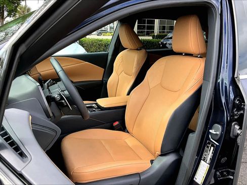 Used 2025 Lexus RX 350 FWD w/ Technology Package image 8