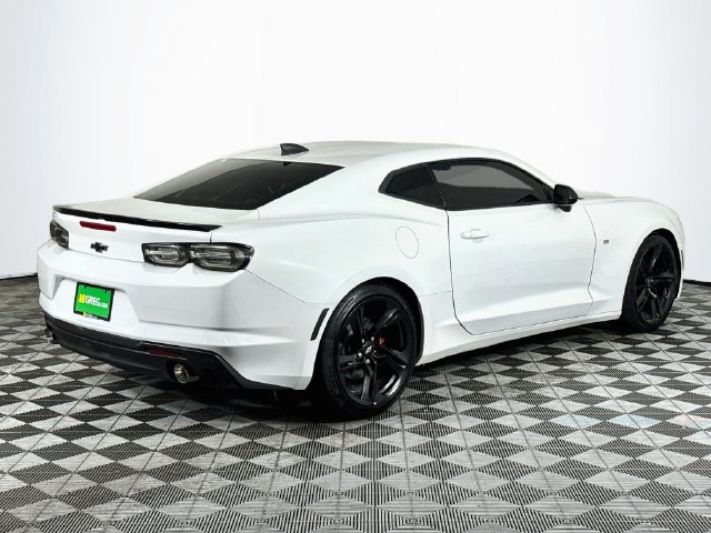 Used 2020 Chevrolet Camaro LT RWD image 8
