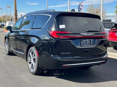 New 2026 Chrysler Pacifica Pinnacle