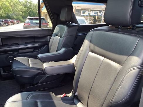 Used 2020 Ford Expedition XLT w/ Equipment Group 202A AWD/4WD image 24