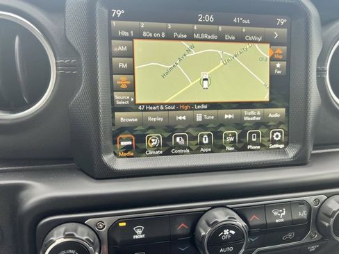 Used 2022 Jeep Gladiator Overland image 14