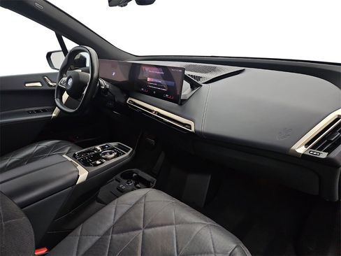 Used 2022 BMW iX xDrive50 w/ Premium Package image 26