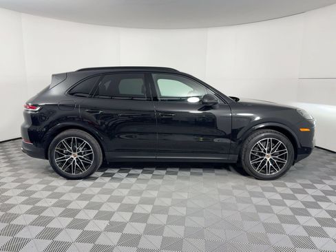 Used 2025 Porsche Cayenne Coupe AWD/4WD image 8