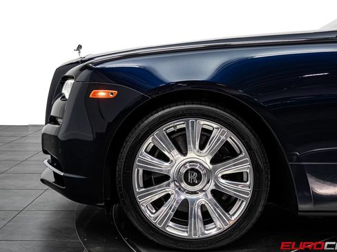 Used 2017 Rolls-Royce Dawn RWD image 16