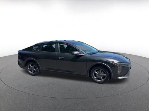 Used 2025 Kia K4 FWD image 2