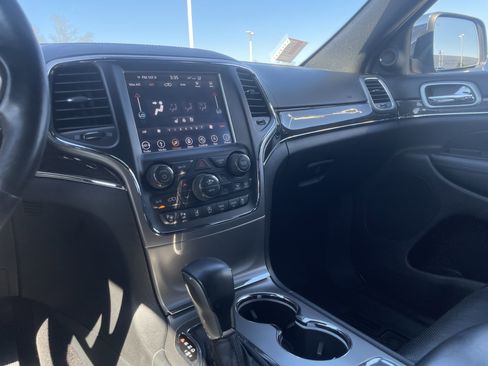 Used 2018 Jeep Grand Cherokee Overland image 22