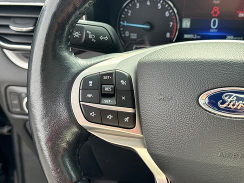 Used 2022 Ford Explorer XLT w/ Equipment Group 202A image 25